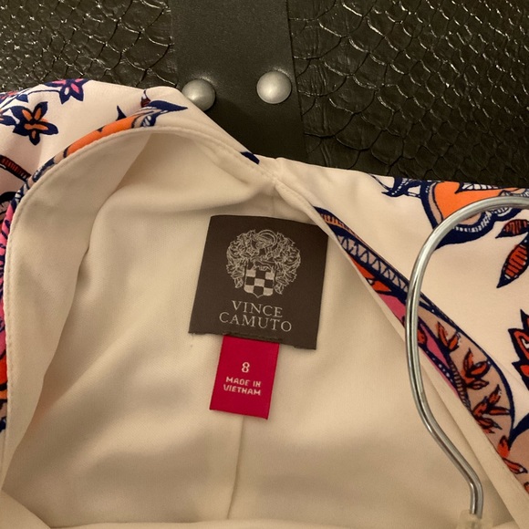 VINCE CAMUTO sleeveless dress. Size 8. Worn just a few times. Multi colored. - Picture 4 of 4